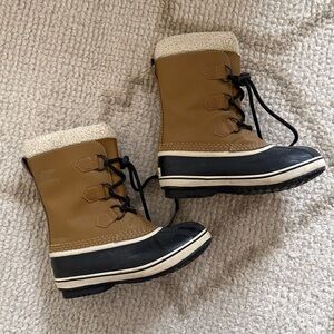 Kids Size 2, Sorel Yoot Pac Winter Duck Boots Tan and Black